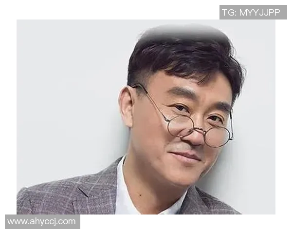 足球明星化身老年人挑战自我展现不一样的风采与人生智慧