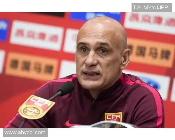 足球明星因财务危机向好友求助借钱引发媒体热议