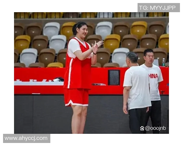 身高仅1米35却能征服篮球场的明星是谁